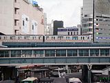 东急东横店西馆3阶站台的银座线电车（2005年5月5日）