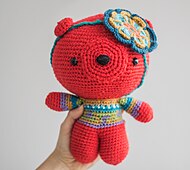 For amigurumi, crocheting creates a knobbier and more structured texture compared with knitting.