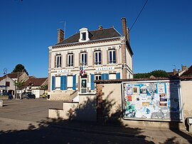 The town hall in Guerchy
