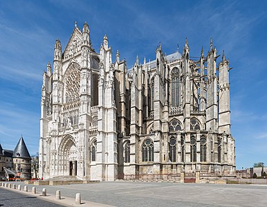 Unfinished Beauvais Cathedral lacking a nave and spire (1225–1272)