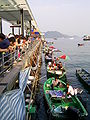西贡公共码头及西贡海旁广场的海鲜鱼贩市场