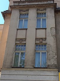 Bay window before restoration
