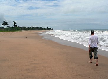 Tropical monsoon climate; coastlines and beaches of the Central region