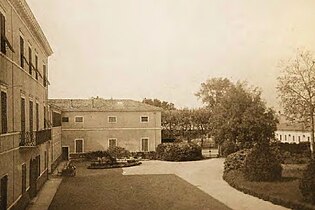 backyard, 1910s