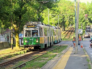 C支线列车经过圣保罗街站（2016）