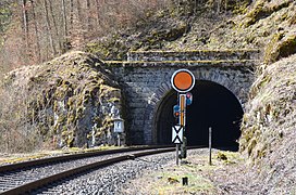 Distant entry signal of Fridingen station as a semaphore signal (before Schanz tunnel)