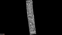 火星勘测轨道飞行器上的背景相机所拍摄的特鲁夫洛撞击坑，一些主要特征被标注出来。