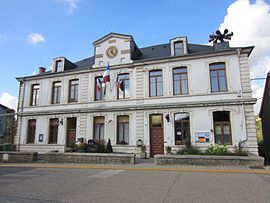 The town hall in Pierrepont
