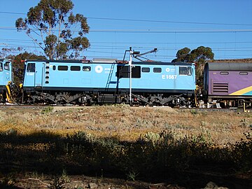 No. E1667 in PRASA's backdrop blue livery at Laingsburg, 11 October 2015