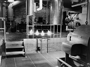 第一次可用核电之生产发生在1951年12月20日，当时EBR-I反应堆产生的电力点亮了四个灯泡。