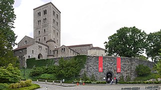 The Cloisters in Fort Tryon Park houses the medieval art collection of the Metropolitan Museum of Art.