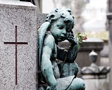 Details of an unknown tomb in the Cimetière du Père-Lachaise, Paris.