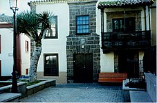 Façade of Casa Quintana in 2003.