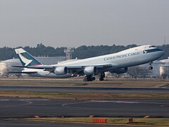 国泰航空首架波音747-8F（B-LJE），该机为亚洲首架投入服务的波音747-8