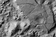 火星勘测轨道飞行器的高分辨率成像科学设备显示的戈耳贡混沌，图像宽4公里，拍摄于法厄同区。