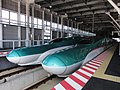 H5系与E5系 （2016年4月6日 新函馆北斗站）