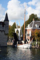 Schiff bei Einfahrt in Zierikzee