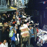 Market on the day before Chuseok (1977)