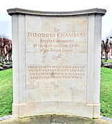 Memorial to Sir Theodore Chambers, Welwyn Garden City (monument designed by Louis de Soissons)