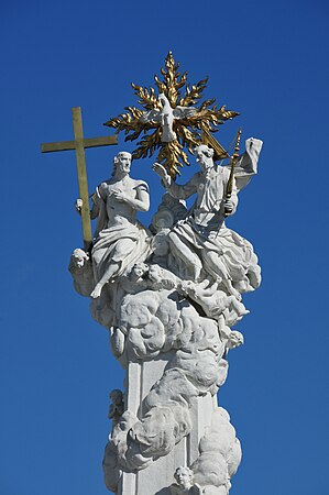 图为奥地利圣帕尔滕的三一柱。