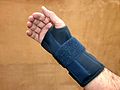 Wrist brace