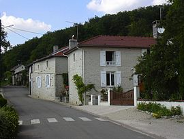 Houses within Rizaucourt-Buchey