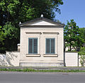 Pavilion Curiosity, southside facing chaussee