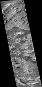 火星勘测轨道飞行器背景相机拍摄的刘歆陨击坑。