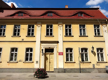 Facade onto Długa street