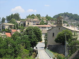 The church and surrounding buildings in Vaumeilh