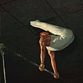 1962-04 1962年 体操运动员 徐泰明 单杠 反背大回环