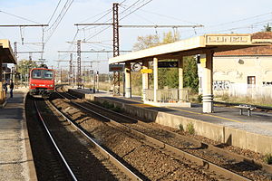 吕内勒站的站台