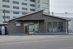 余户站站房（2024年5月）