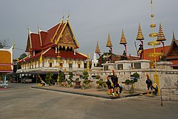 Five Kings Monument, Wat Phutthaisawan (from left to right: Taksin, Ekathotsarot, U-Thong, Naresuan, Chulalongkorn)