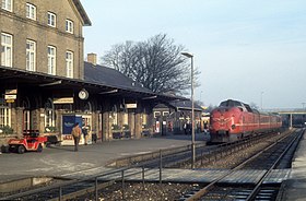 丹麥國家鐵路使用期間的「丹麥國鐵MA型柴油動車組」，1975年11月24日拍攝。