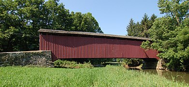 Wide view of the side of the bridge
