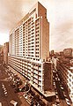 宏利保险大厦前身是利园酒店，于1971年落成，于1994年8月拆卸