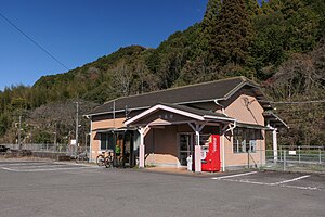 吾桑站站房(2021年12月)