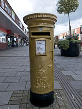 Aldridge gold post box