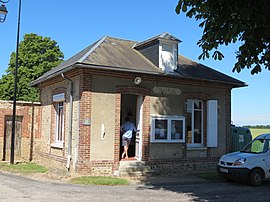 The town hall in Le Thuit