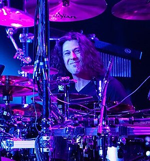Mike_Mangini_at_Moscow_12_Jul_2011_(cropped).jpg
