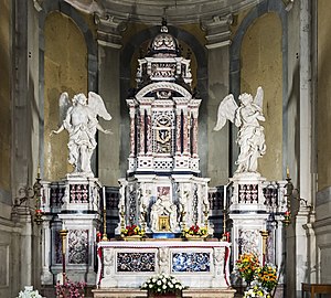 Chapel to the Blessed Sacrament – altar
