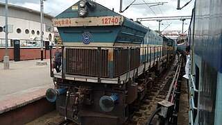 Tumakuru KSR Bengaluru Tumakuru Passenger 56222-56225 (06576-06575) at PF-9 and Malgudi Express entering KSR Bengaluru to PF-10