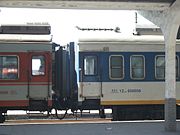 藍色塗裝的25G客車（K26次），於馬鞍山站。