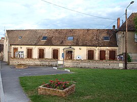 The town hall in Villemanoche