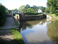 Kingswood Junction lock 20 (C)