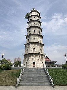 青雲塔近景