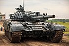 T-72B坦克上覆盖了“接触”1反应装甲