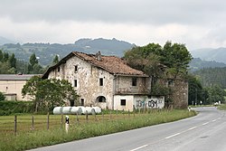 A house in Luzuriaga