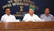 The Union Minister of Steel, Shri Virbhadra Singh addressing a Press Conference, in New Delhi on 31 May 2010